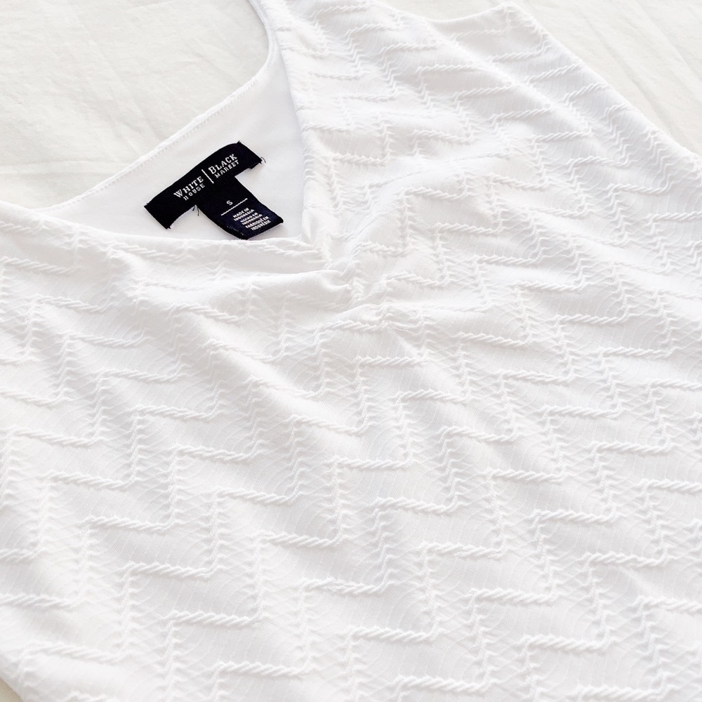 White House Black Market V-Neck Textured Tank - Picture 3 of 4